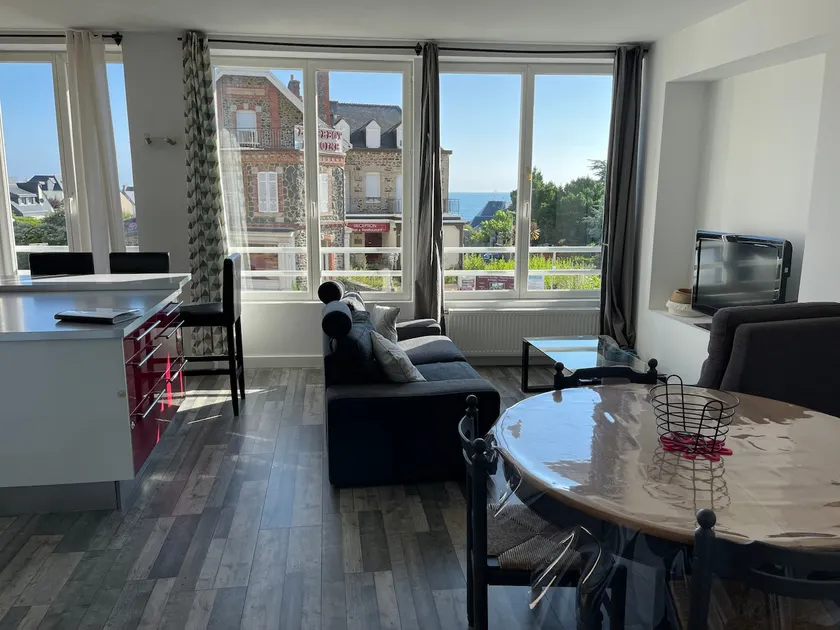 Casino Beach Apartment - Image 1