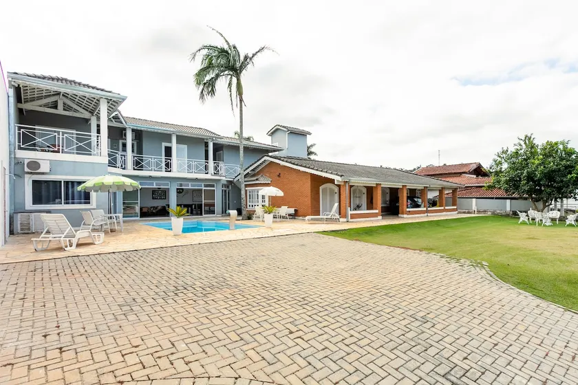 Beautiful house in a gated community for the season.🌻 - Image 1