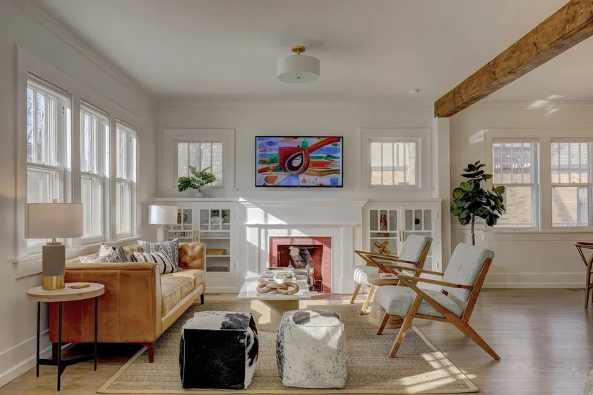 Beautiful, Open Floor Plan - Walk to Campus & Mont - Image 1