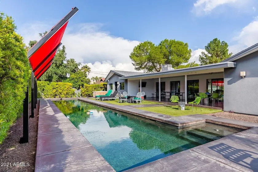Designer 5 Bd Home, Fountain Pool, Spa, Game Patio - Image 1
