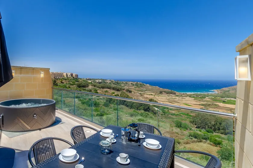 Ultra-Modern 3BR Apartment w/Hot Tub + Incredible Sea Views - Image 1