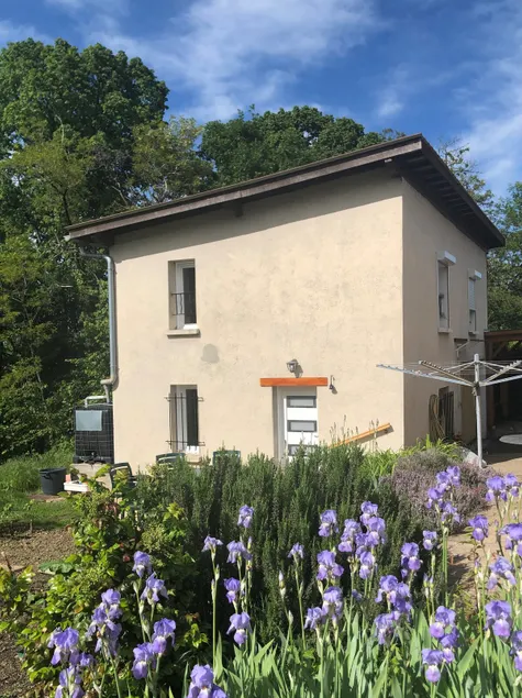 Small house in the countryside - Image 1