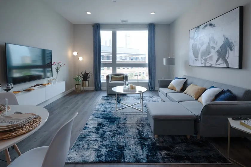 Luxury Apt with Parking and Gym | Downtown at Yale - Image 1