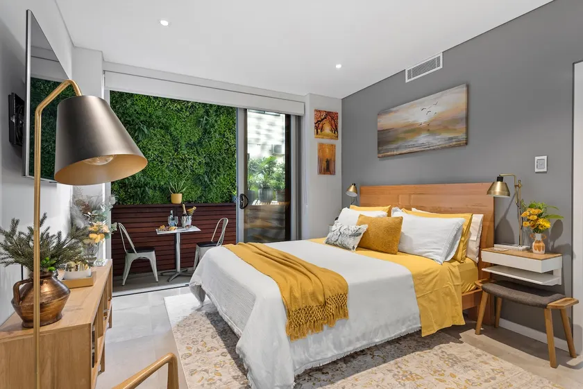 Luxury Beachside Studio - Image 1