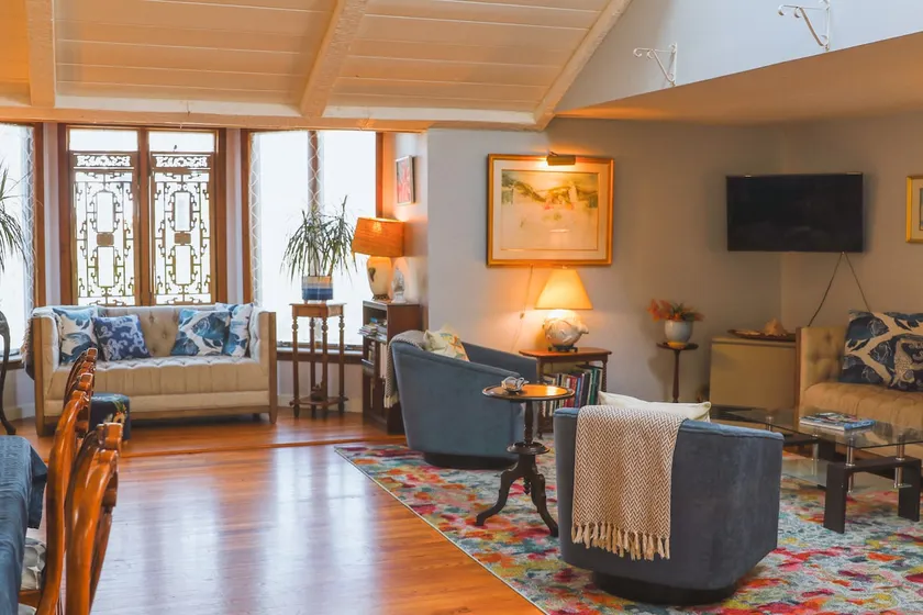 Private Koi Pond- Gorgeous Covered Porch & Kayaks! - Image 1