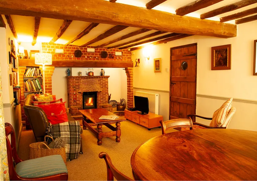 Cosy period cottage in the Sussex Countryside - Image 1