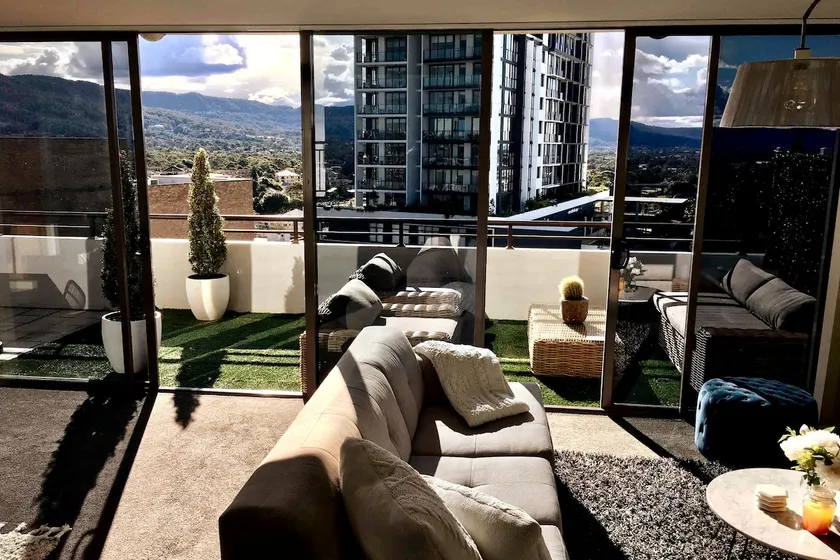 LUXE 2 Story Penthouse in the Heart of Wollongong. - Image 1