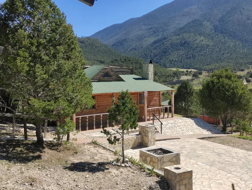 Los Alpes Cabin - Image 1