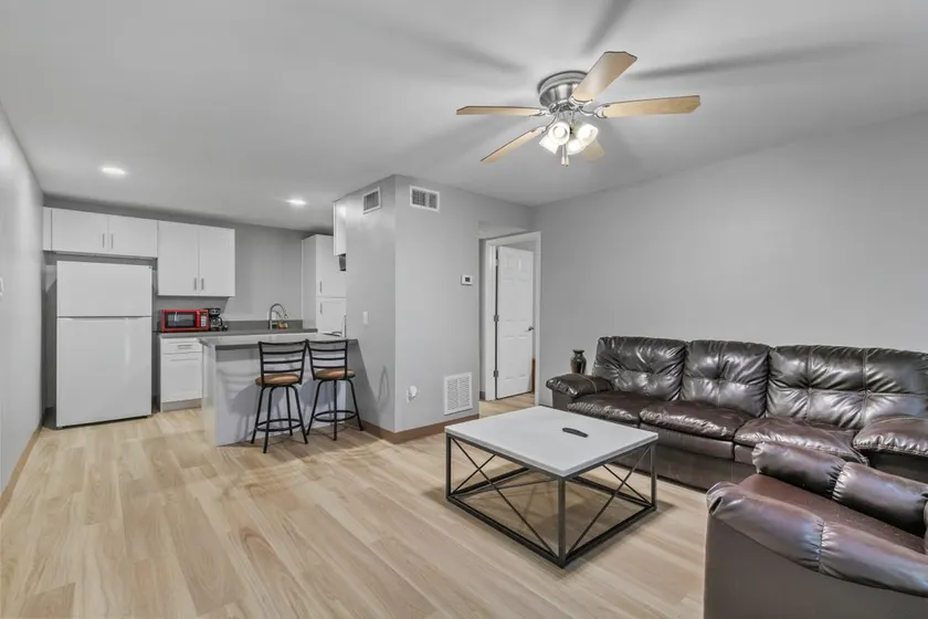 Sulphur Apartment - Image 1