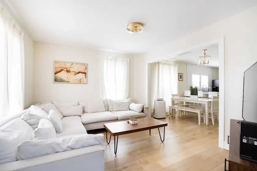 Modern & Spacious 4BR/2BA in Central SE Portland - Image 1