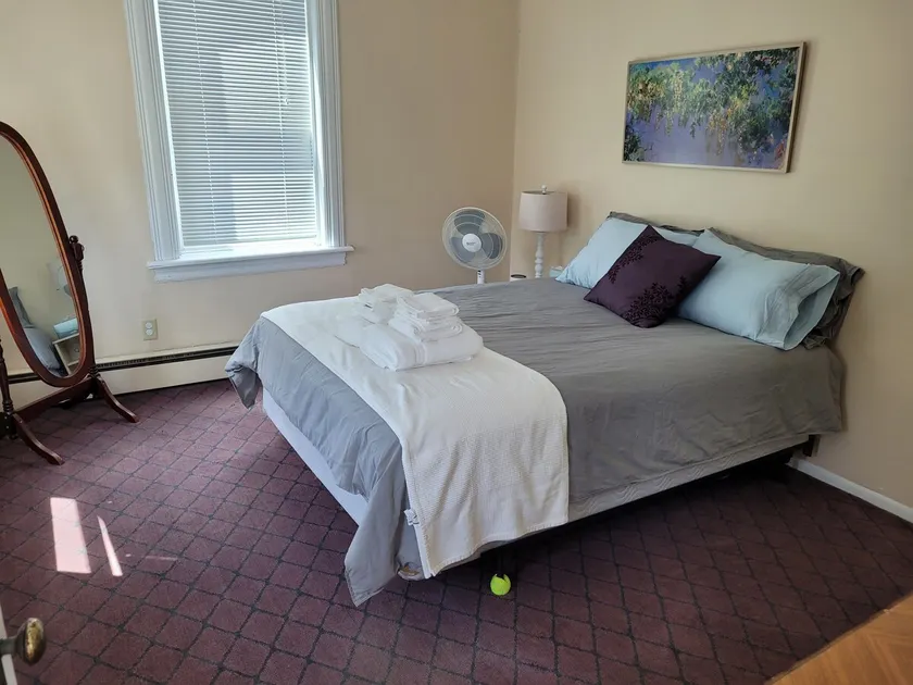 Charming 2-Bedroom Apartment above Winery - Image 1