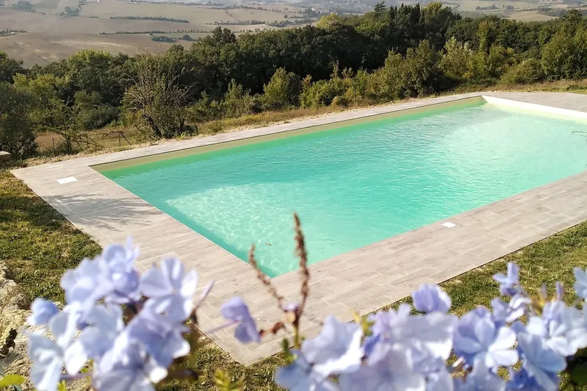 casale tipico con piscina nei verdi colli umbri - Image 1