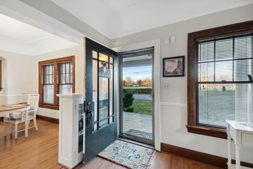 Ottawa Hills 3 bedroom+Garage+W/D+gorgeous yard - Image 1
