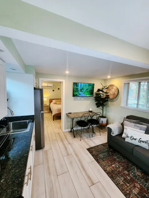 Minutes to the beach, Las Olas and airport! - Image 1