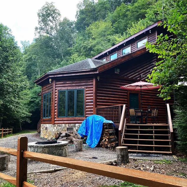 Casa Lago Lakefront on Watauga Lake, covered boat dock, boat slip, water toys - Image 1