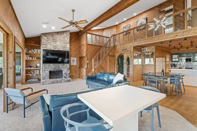Lake Travis-Pool,Beach,Eat,Pickleball,Golf - Image 1