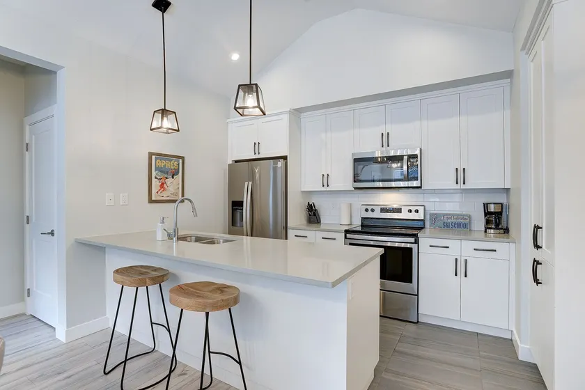 Ski-in/Ski-out condo in Peaks West, with Hot Tub! - Image 1