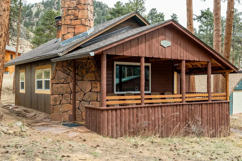 Historic Forested Cabin with Great Mountain Views - Image 1