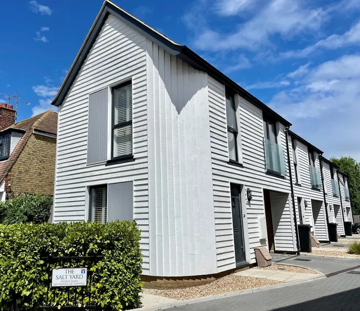 1 The Salt Yard, Whitstable - free parking, centre of town, 2 min walk to beach - Image 1