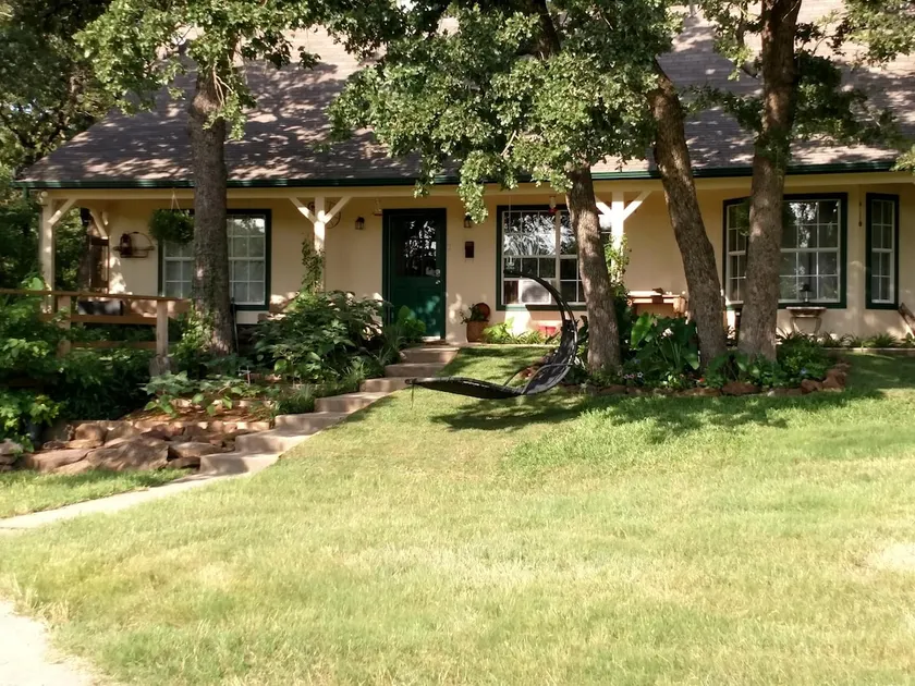 Hidden Gem near Lake Ray Roberts - Image 1