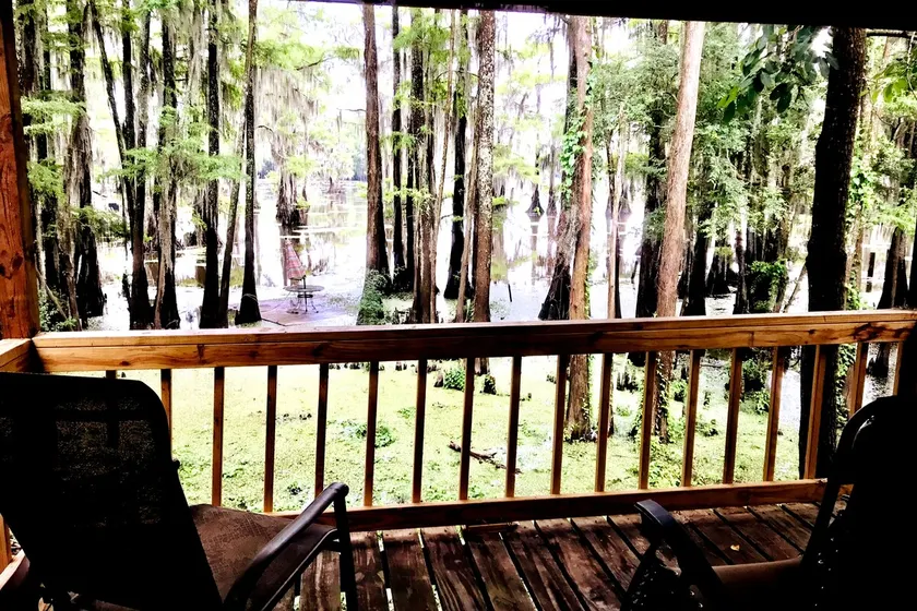 Caddo Lakehouse - waterfront w private pier - Image 1