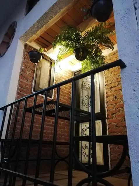 Coliseum Apartment - Image 1
