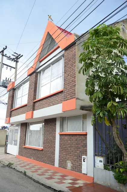 Zue y Chia Hostal Full House - Image 1