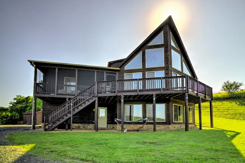 Bear Mountain Lodge Shenandoah Mountains Skyline Drive / Front Royal (hottub)<br>  - Image 1