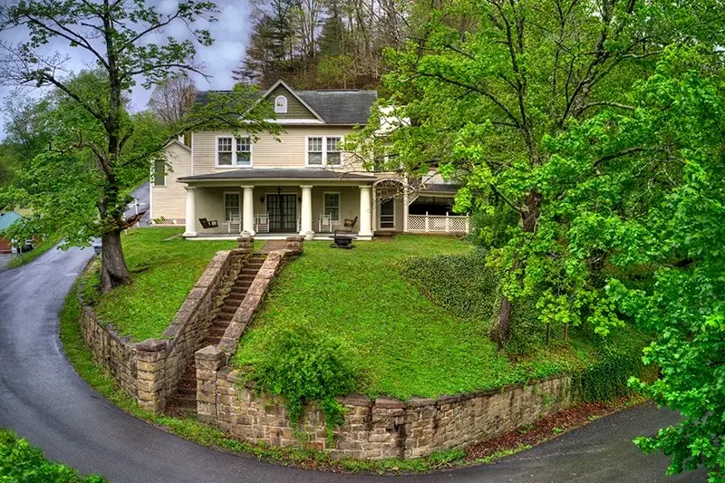 Bramwell Hill Manor - Image 1