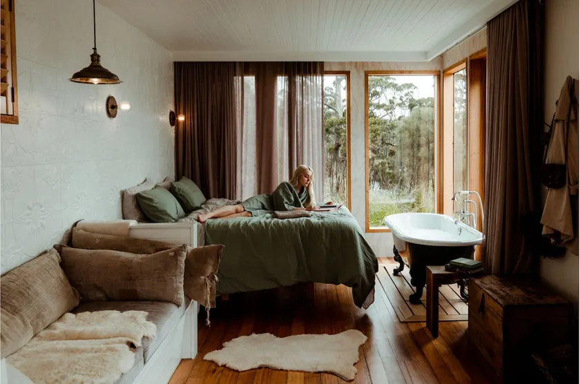 The Hide private Waterfront on Beautiful Bruny - Image 1