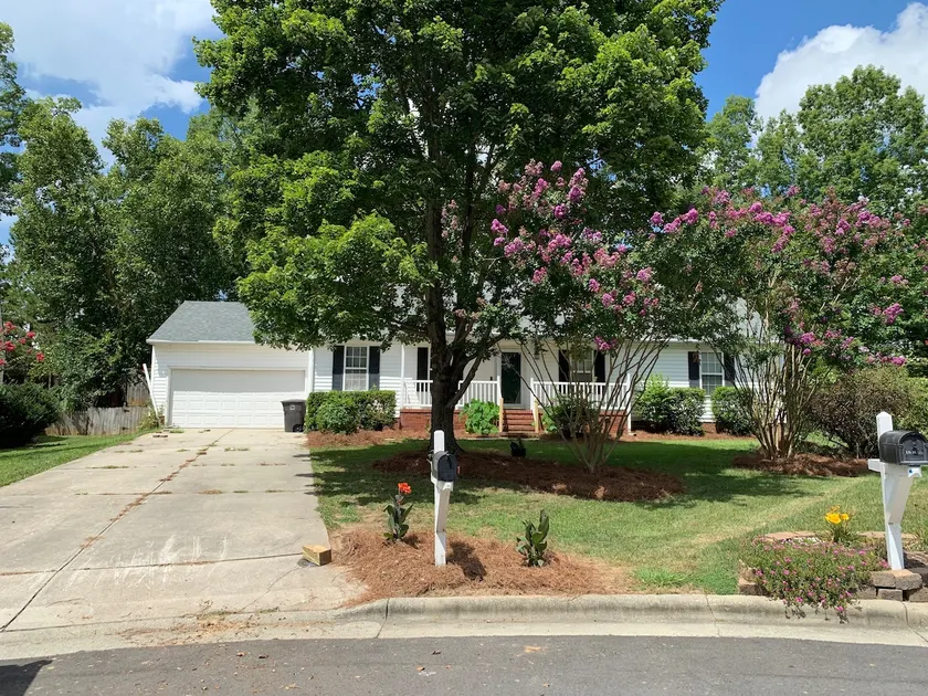 Cozy 3-Bedroom home in Jamestown! - Image 1