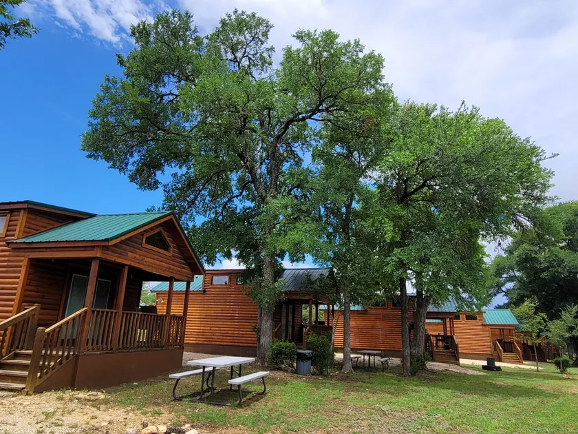 Hill Country Cabin Eight Peaceful Adult Retreat - Image 1