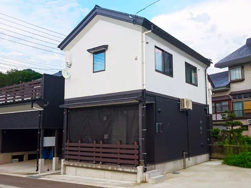[Building F] Dogs welcome! About a 6-minute walk from Echigo-Yuzawa Station　Entire building for rent - Image 1