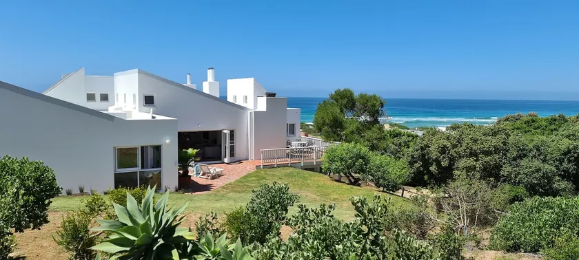 Southern Cross Beach House - einen Steinwurf vom Strand entfernt, spektakulärer Meerblick - Image 1