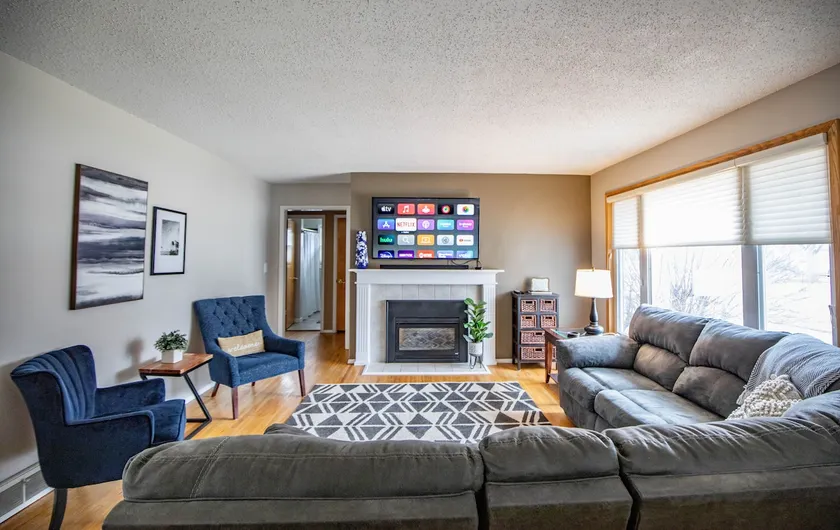Cozy Street Rambler (King Bed) - Image 1