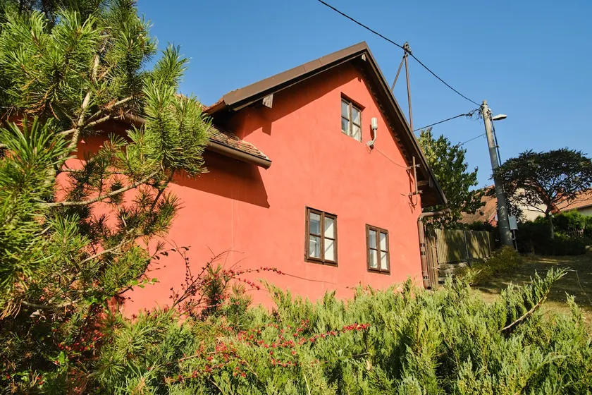 Rusty's Cottage - Image 1