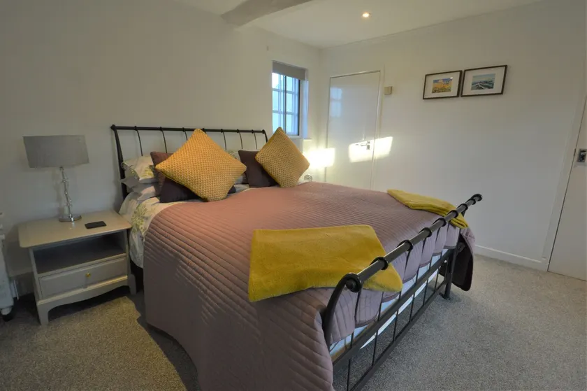 Cosy 2 bed period town cottage - North Walsham - Image 1
