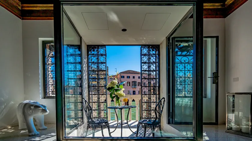 La Loggia Grand Canal - Image 1