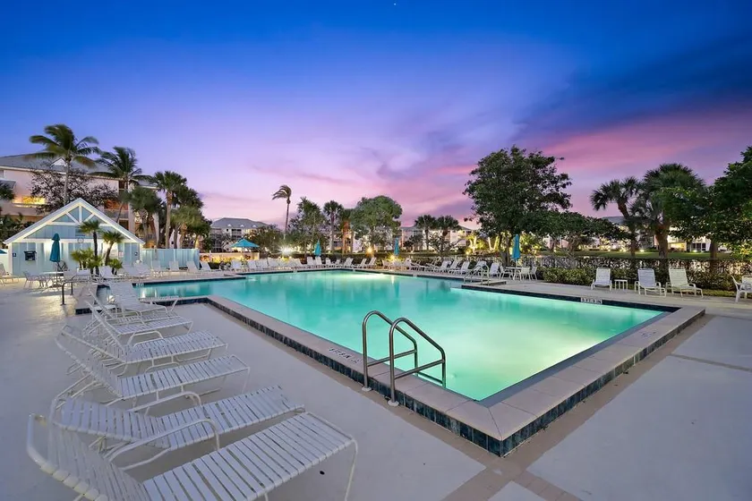 Luxury 2/2 Resort Condo w Lake View close to beach in Resort Setting - Image 1