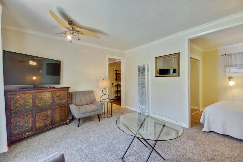 Little Poolside House near Downtown Mountain View! - Image 1