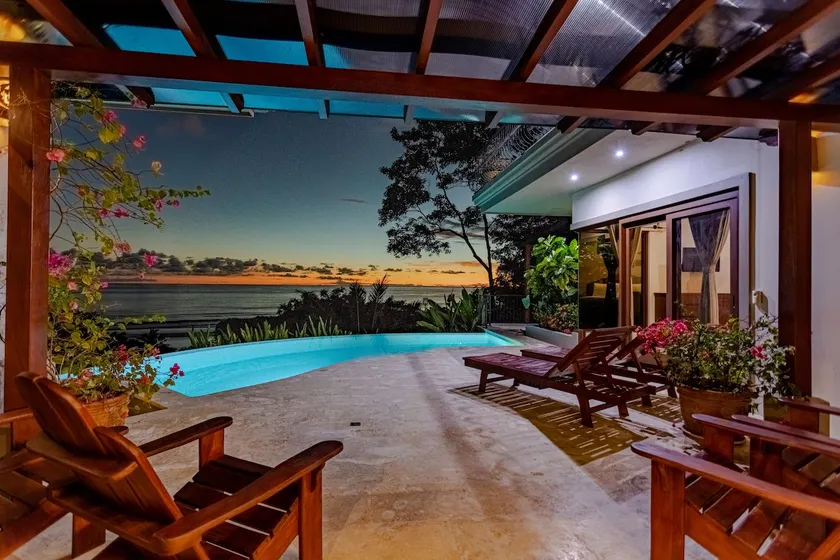 Luxury Ocean View/Walk to Beach! Sleeps up to 16 - Image 1
