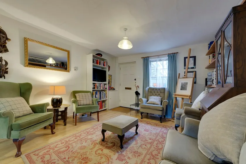 Central Victorian family home | Pass the Keys - Image 1