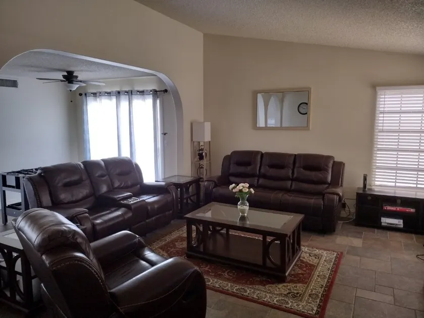 Luxe Furnished 1-story Home Near Airport TradrJoes - Image 1