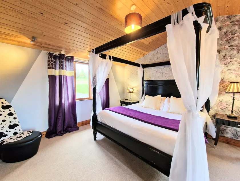 Ochil 8 with Private Hot Tub - Fife - Loch Leven - Lomond Hills - Image 1
