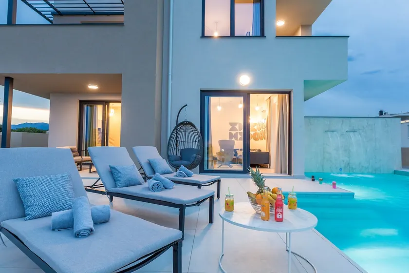 Deluxe Villa Sara with infinity pool for 8 - Image 1