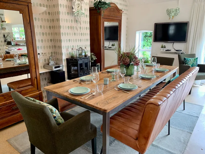 Vacation home in green surroundings - Image 1