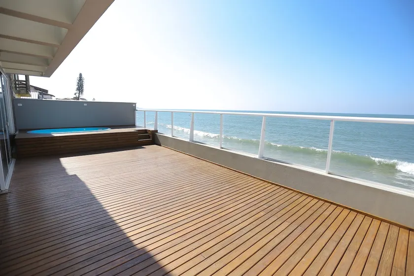 Seafront Beach House with Pool - Image 1