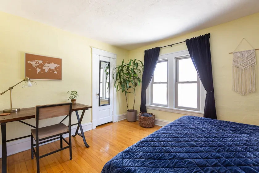 Cozy Upper Level of a Duplex in a Great Location! - Image 1