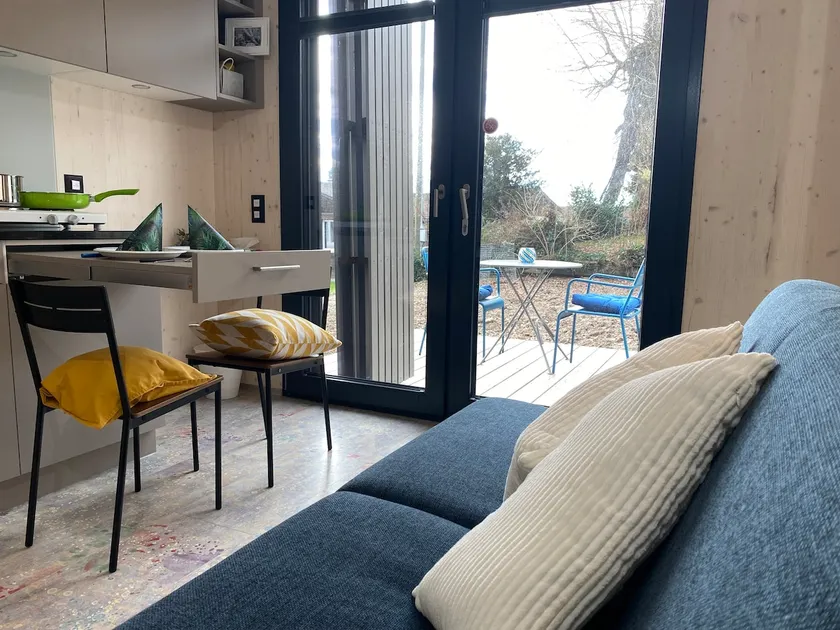 On cloud 9 - guest studio in the mini house - Image 1