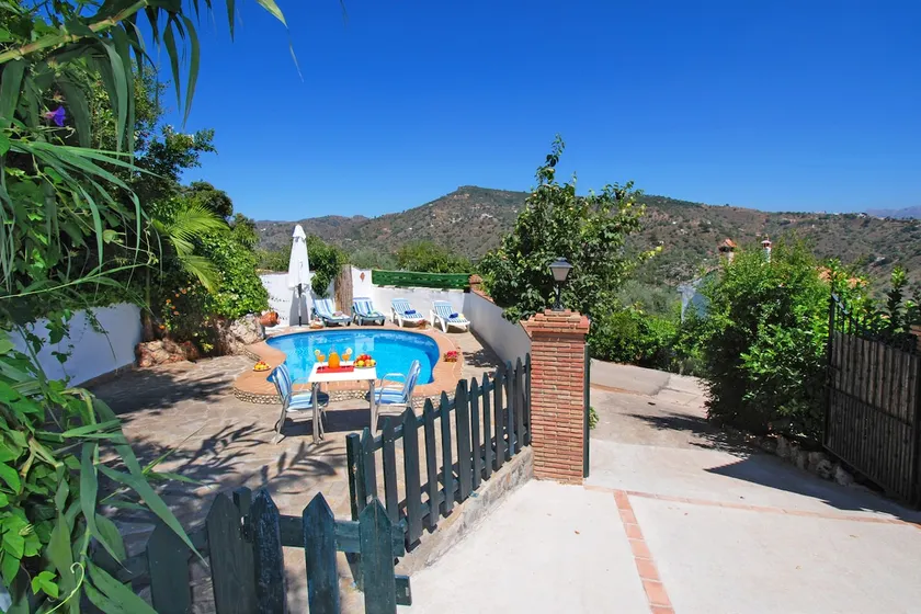 Relax-privacy-pool-nature-Summer kitchen-WIFI-airc - Image 1